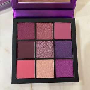 Huda Beauty Amethyst Obsessions eyeshadow palette. 9 colours. With mirror. New!